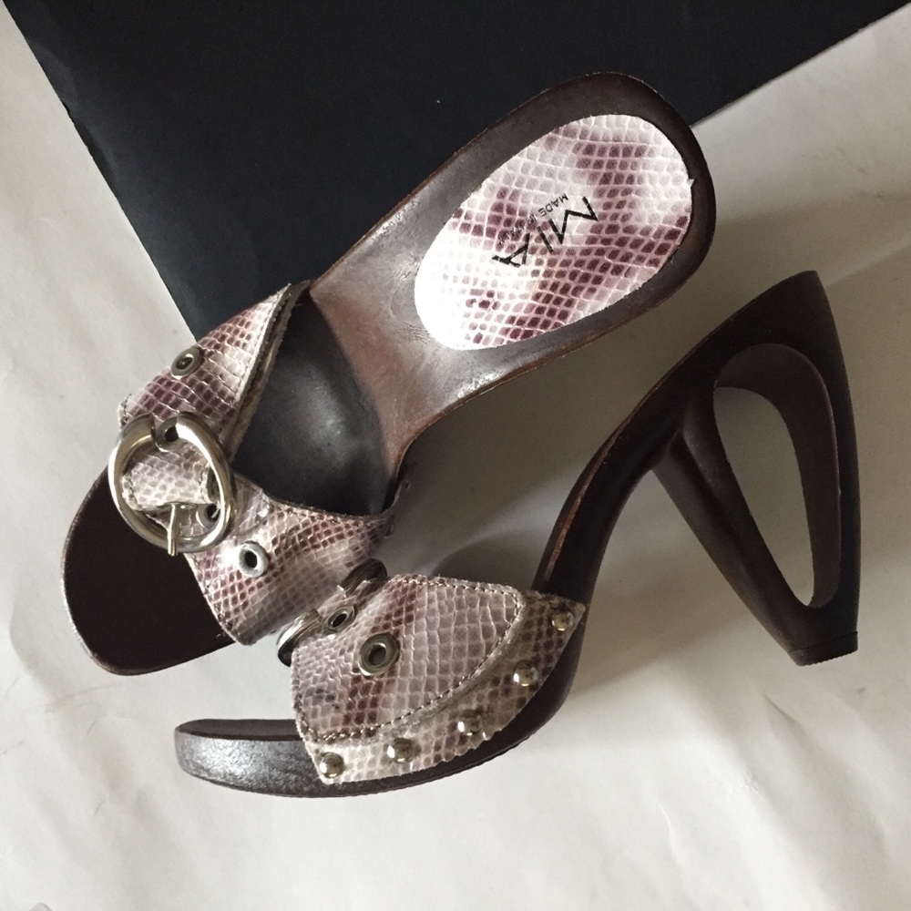 NWOT Mia mule sandals - Picture 4 of 6